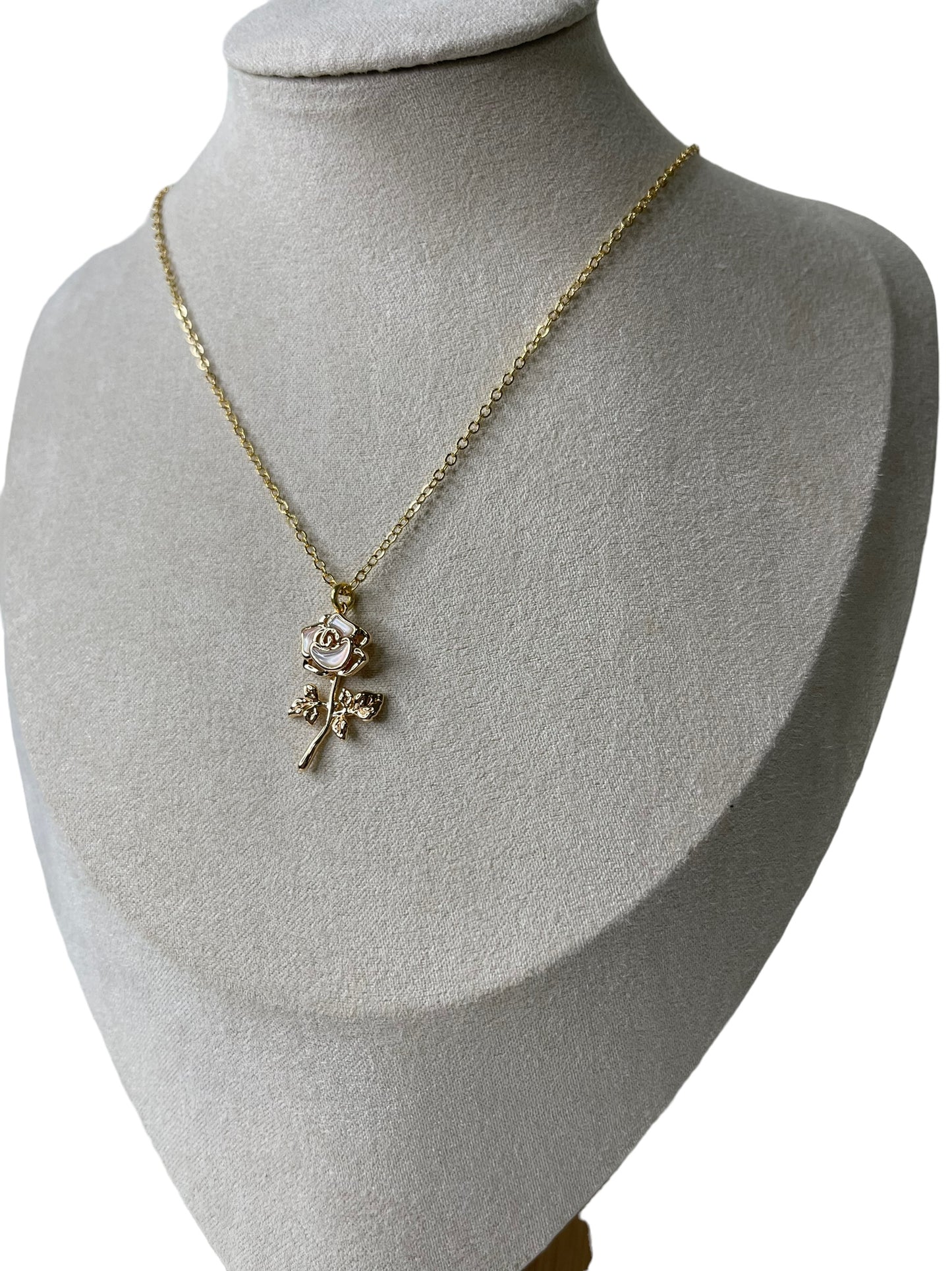 Rose Pendant Necklace