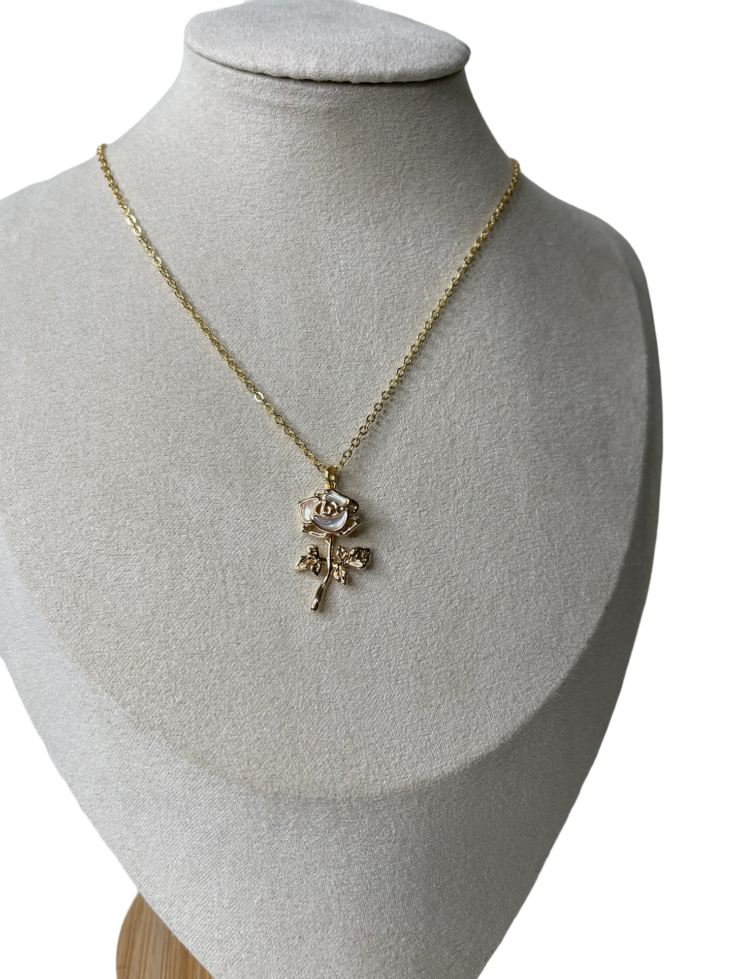 Rose Pendant Necklace